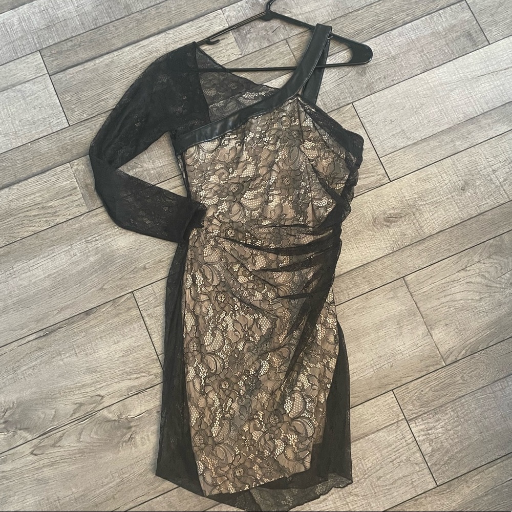 Stunning lace one sleeve boutique special occasion dress